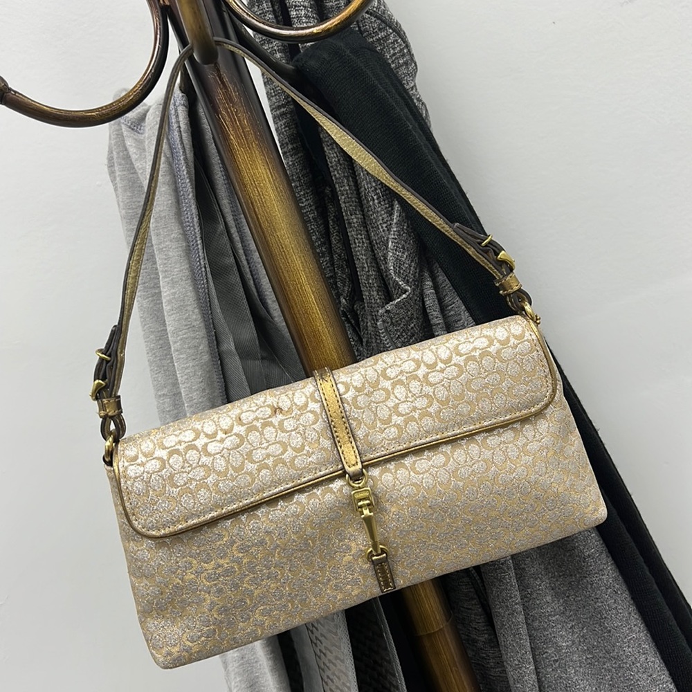 Super cute vintage mini coach bag